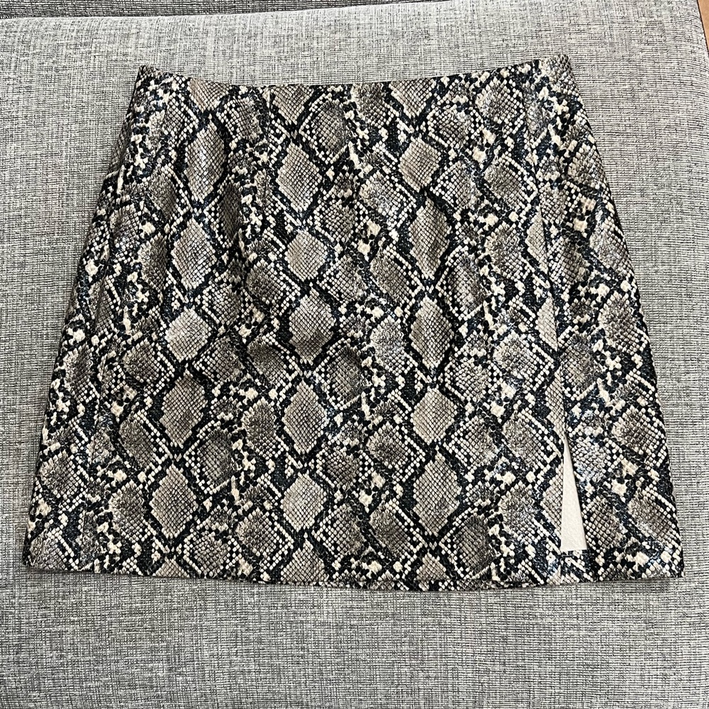 Zara Snake Print skirt with slit. Size S.